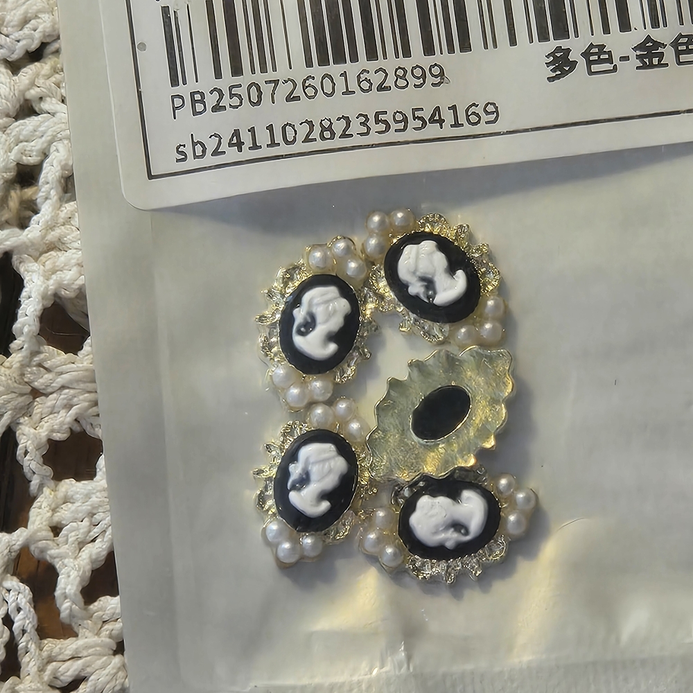 Cameo Nail Art